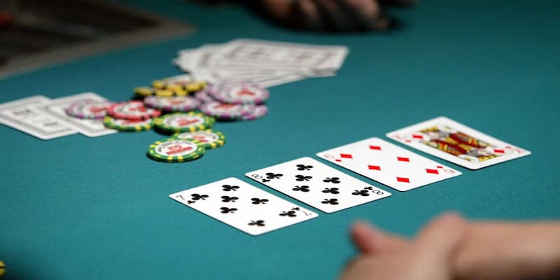 Thời điểm cần thiết áp dụng Bluff trong Poker là gì